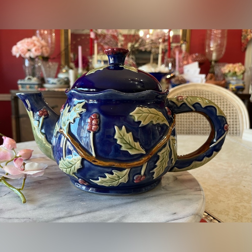 VTG Artisan Majolica Teapot #210 Studio Art Holly Berry Cobalt Blue Design 1982